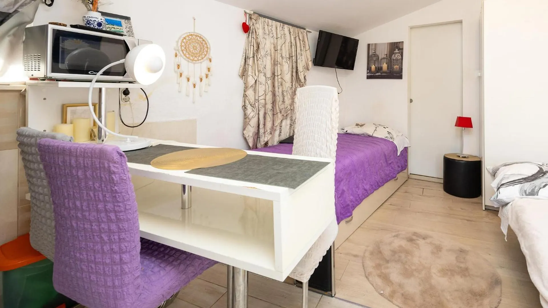 Awesome Apartment In Split With Kitchen